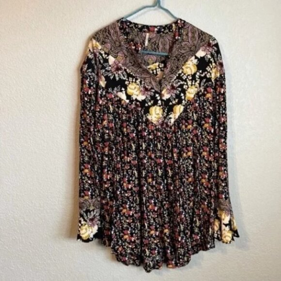 FREE PEOPLE Wildflower Fields Henley Top - Picture 2 of 12